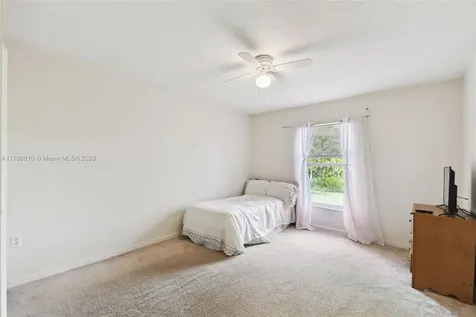 939 Van Loon Court Kissimmee FL 34758