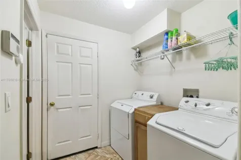 939 Van Loon Court Kissimmee FL 34758