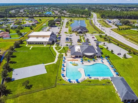 939 Van Loon Court Kissimmee FL 34758