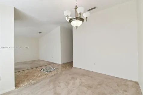939 Van Loon Court Kissimmee FL 34758