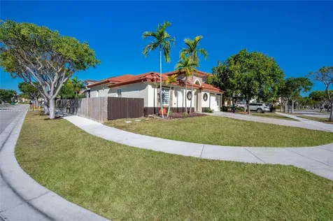 22202 SW 87th Place Cutler Bay FL 33190