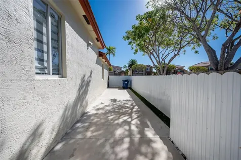 22202 SW 87th Place Cutler Bay FL 33190