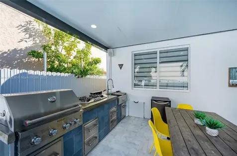 22202 SW 87th Place Cutler Bay FL 33190
