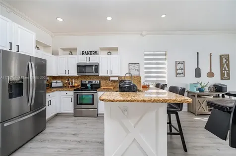 22202 SW 87th Place Cutler Bay FL 33190