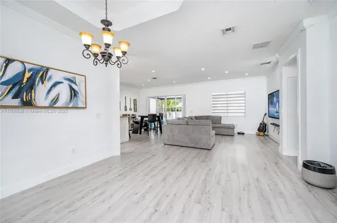 22202 SW 87th Place Cutler Bay FL 33190