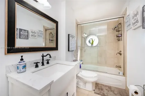 22202 SW 87th Place Cutler Bay FL 33190