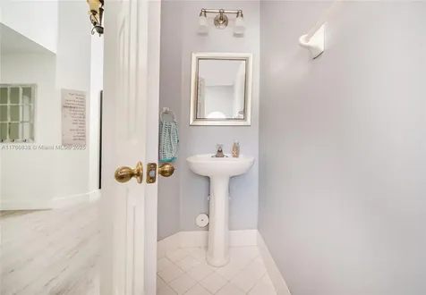 22202 SW 87th Place Cutler Bay FL 33190