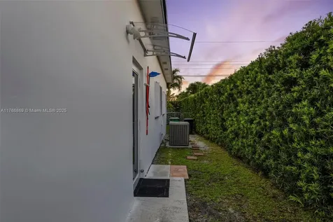 11410 SW 52nd Street Miami FL 33165