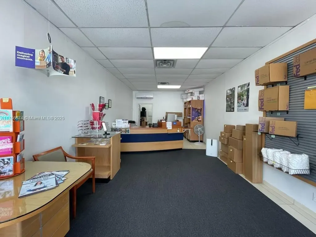 810 NE 125th Street North Miami FL 33161