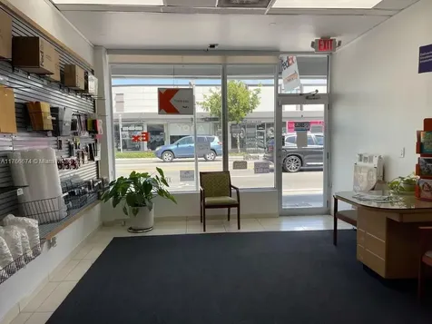 810 NE 125th Street North Miami FL 33161