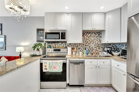 100 Shore Court North Palm Beach FL 33408