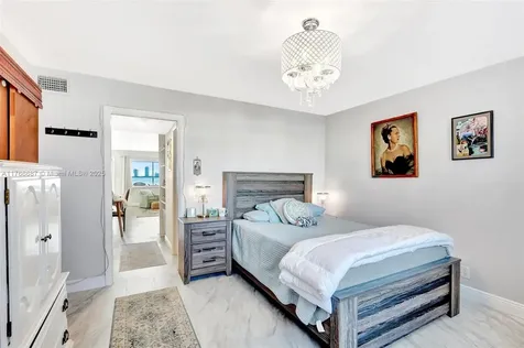 100 Shore Court North Palm Beach FL 33408