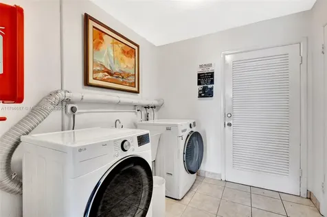 100 Shore Court North Palm Beach FL 33408