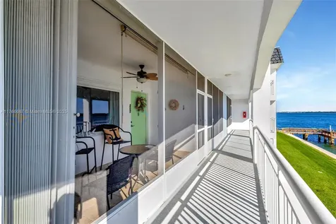 100 Shore Court North Palm Beach FL 33408