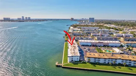 100 Shore Court North Palm Beach FL 33408