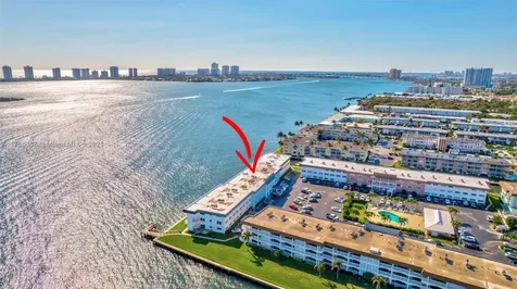 100 Shore Court North Palm Beach FL 33408