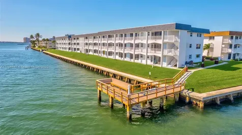 100 Shore Court North Palm Beach FL 33408