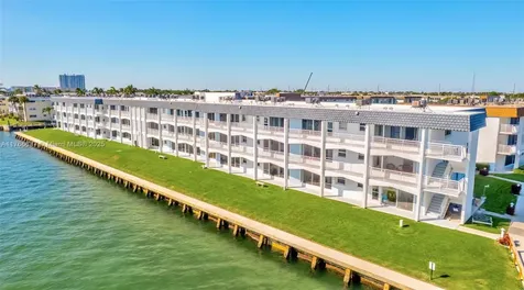 100 Shore Court North Palm Beach FL 33408