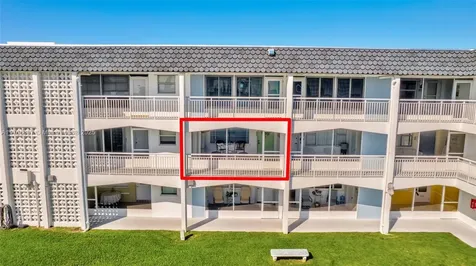 100 Shore Court North Palm Beach FL 33408