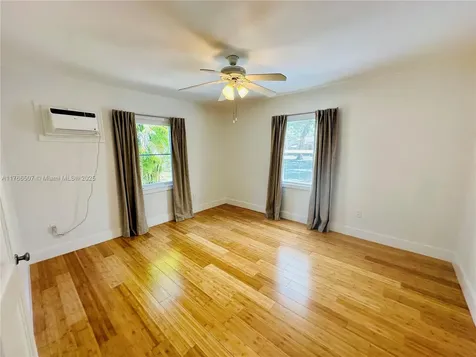 765 NW 125th Street North Miami FL 33168