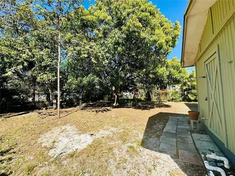 765 NW 125th Street North Miami FL 33168