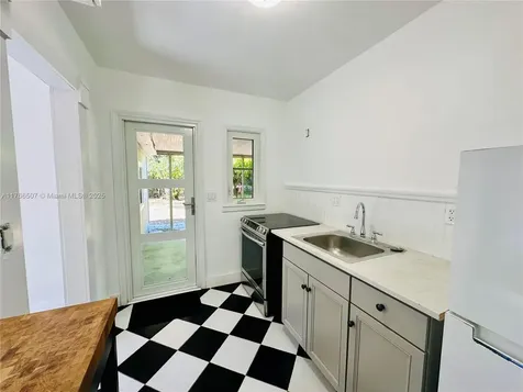 765 NW 125th Street North Miami FL 33168