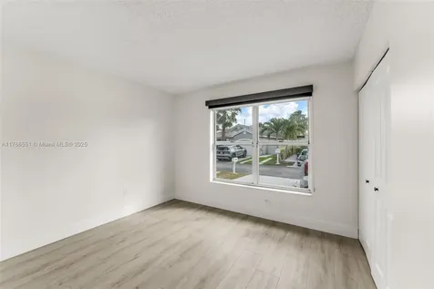 5054 SW 154th Place Miami FL 33185