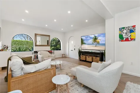 1656 Biarritz Drive Miami Beach FL 33141