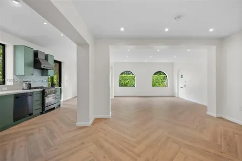 1656 Biarritz Drive Miami Beach FL 33141