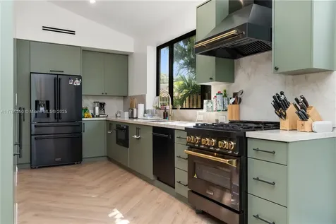 1656 Biarritz Drive Miami Beach FL 33141