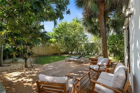 1656 Biarritz Drive Miami Beach FL 33141