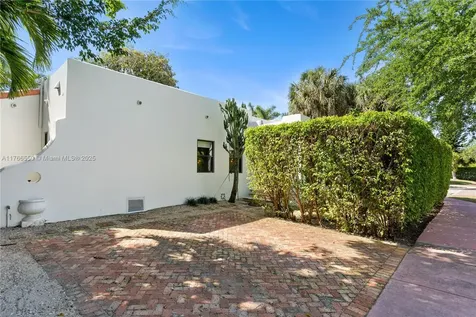 1656 Biarritz Drive Miami Beach FL 33141