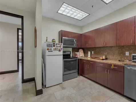 2260 NW 114th Avenue Sweetwater FL 33172