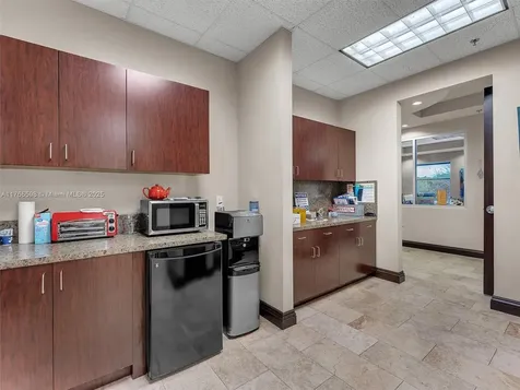 2260 NW 114th Avenue Sweetwater FL 33172