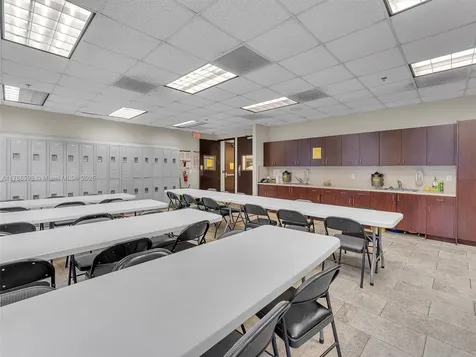 2260 NW 114th Avenue Sweetwater FL 33172