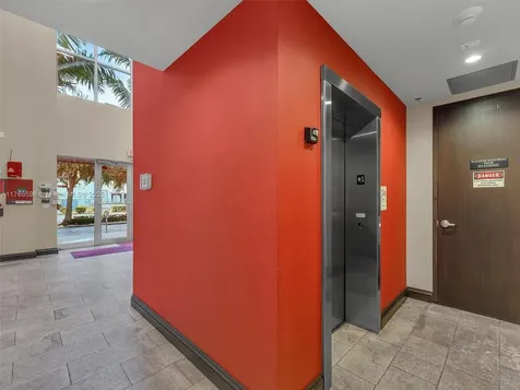 2260 NW 114th Avenue Sweetwater FL 33172