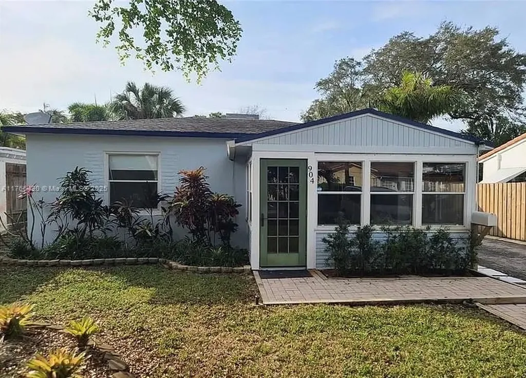 904 SE 13th Street Fort Lauderdale FL 33316