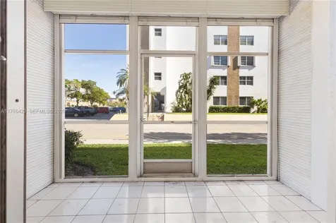 3040 NE 16th Avenue Oakland Park FL 33334
