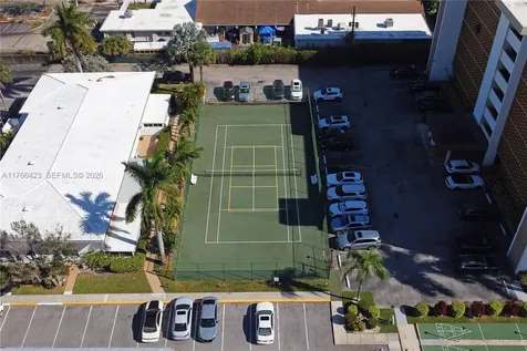 3040 NE 16th Avenue Oakland Park FL 33334