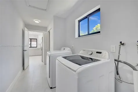 1931 NW 41st Street Oakland Park FL 33309
