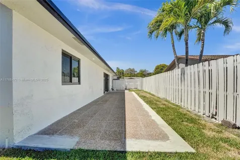 1931 NW 41st Street Oakland Park FL 33309