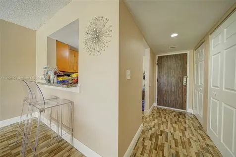 494 NW 165th Street Road Miami FL 33169
