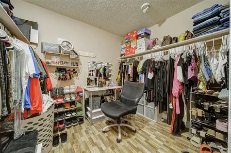 494 NW 165th Street Road Miami FL 33169