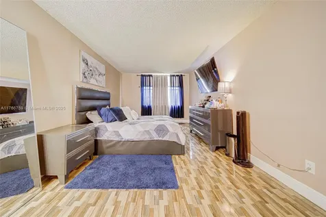 494 NW 165th Street Road Miami FL 33169