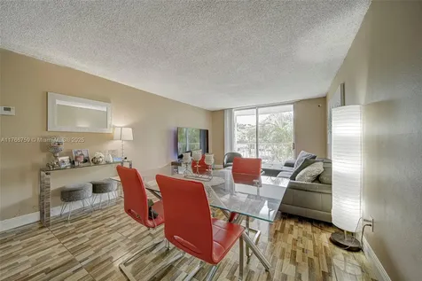 494 NW 165th Street Road Miami FL 33169