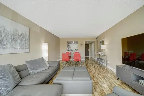 494 NW 165th Street Road Miami FL 33169
