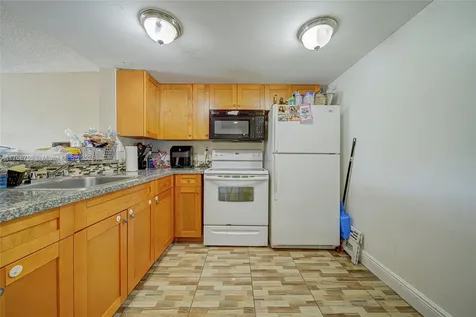 494 NW 165th Street Road Miami FL 33169