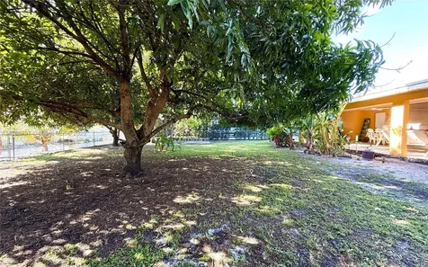 17221 NW 52nd Place Miami Gardens FL 33055