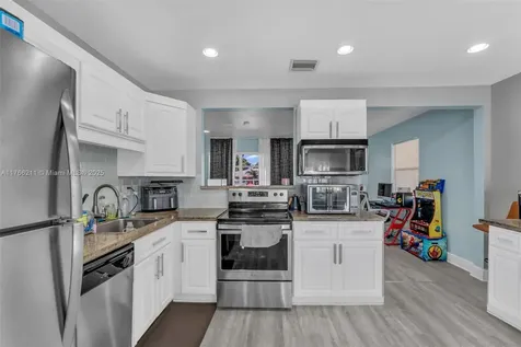 2813 SW 67th Lane Miramar FL 33023