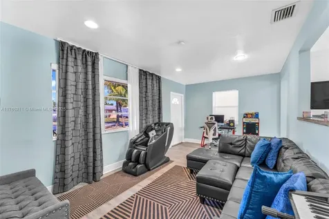 2813 SW 67th Lane Miramar FL 33023
